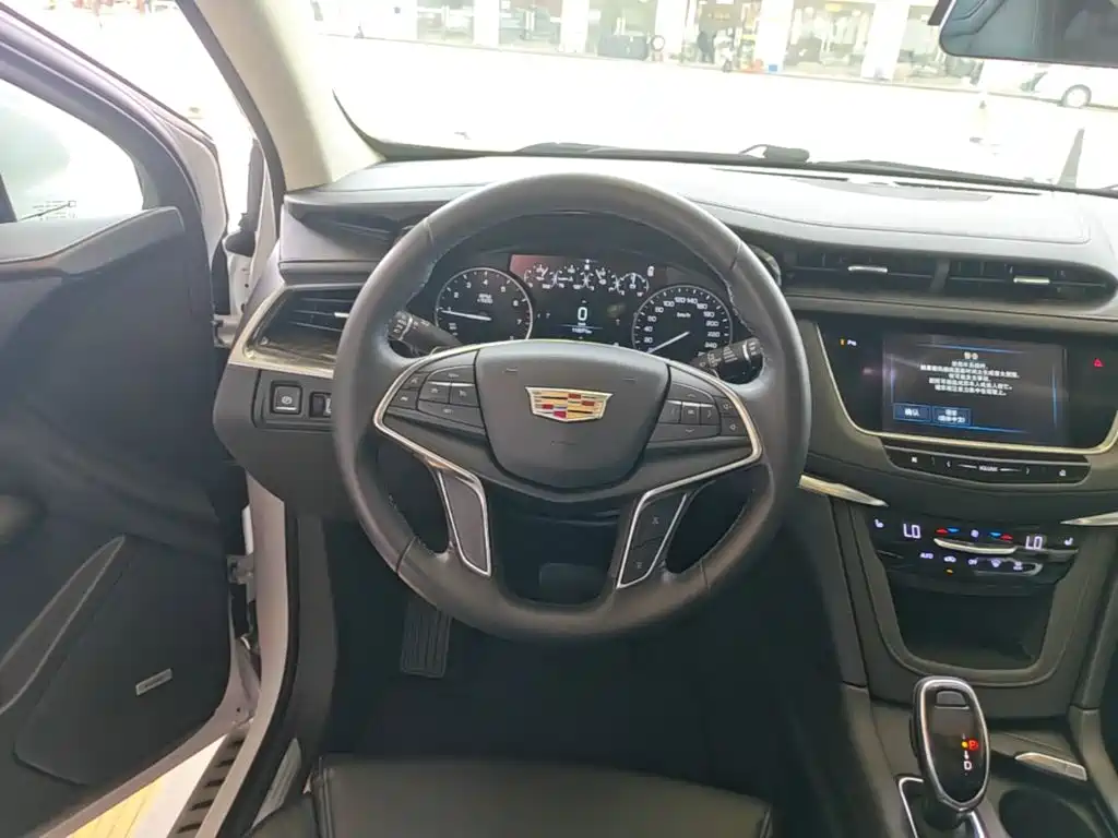 Cadillac XT5 — миниатюра 11