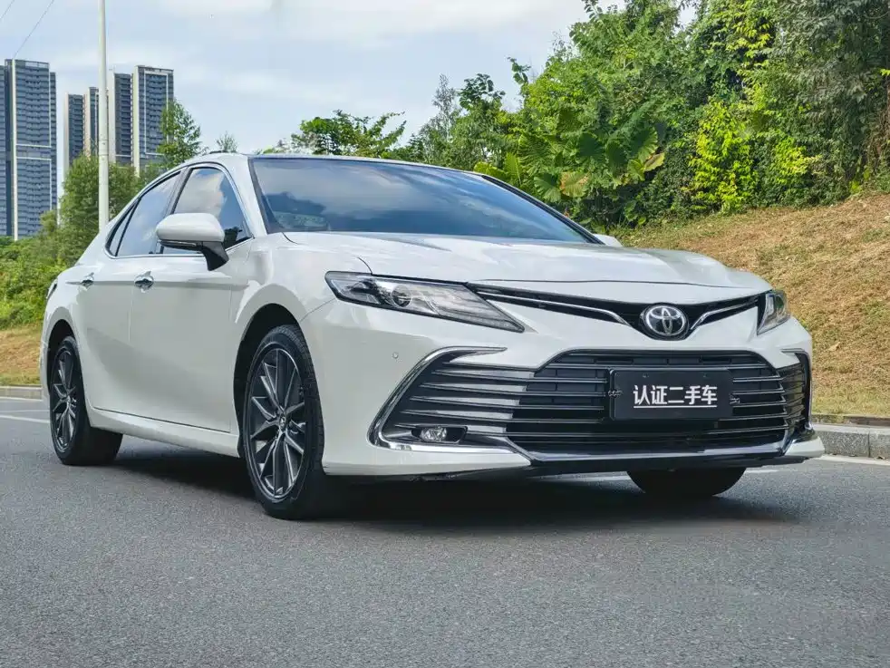 Toyota Camry — миниатюра 3