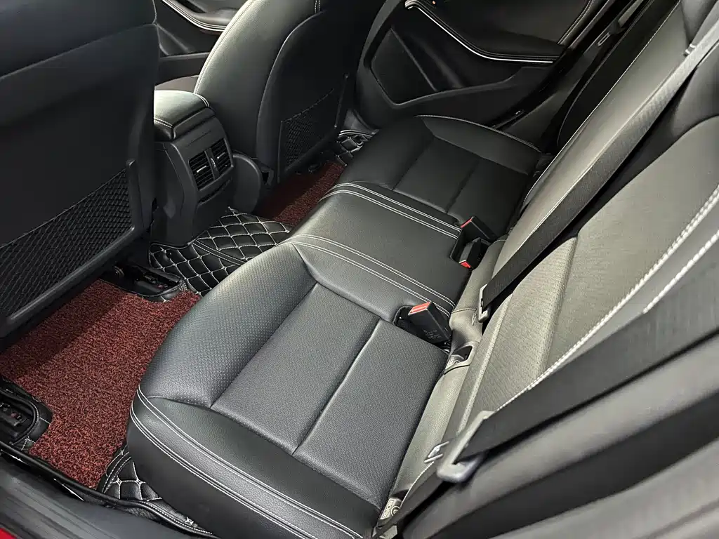 Mercedes-Benz GLA — миниатюра 8