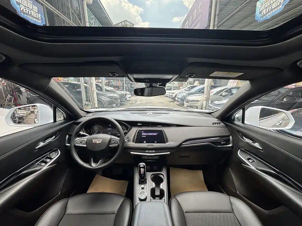 Cadillac XT4 — миниатюра 8