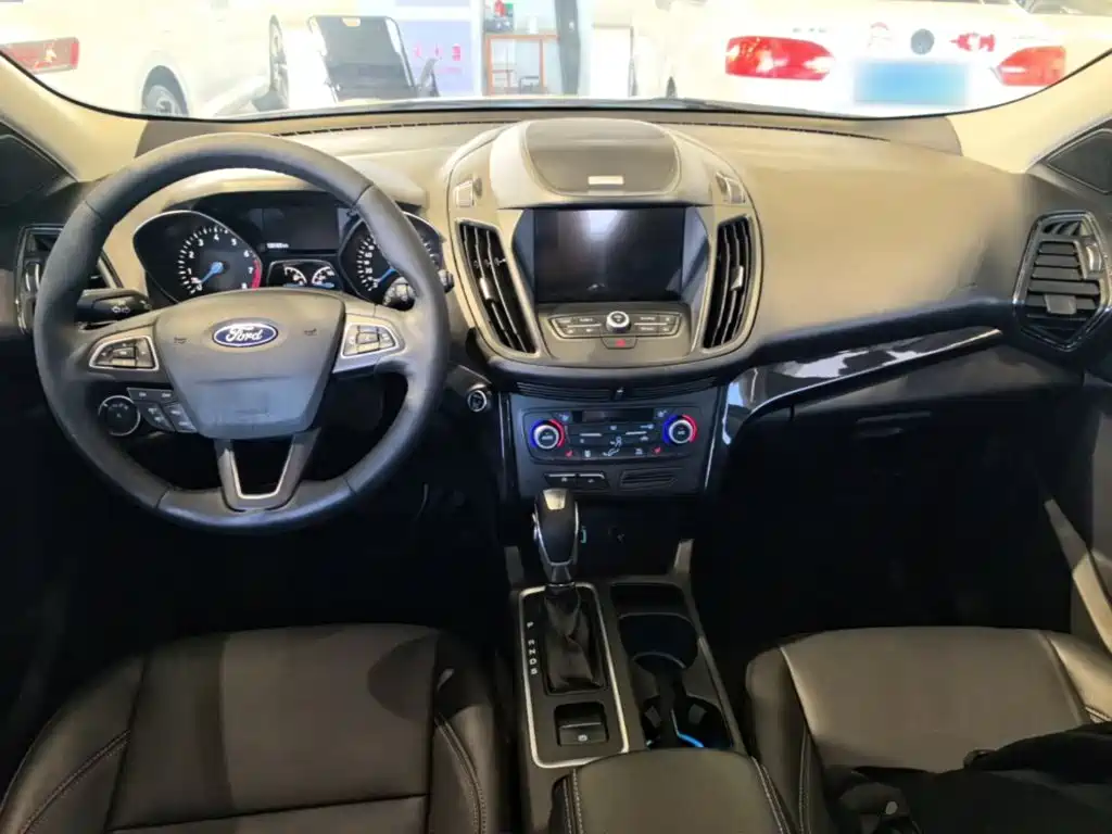 Ford Kuga — миниатюра 10