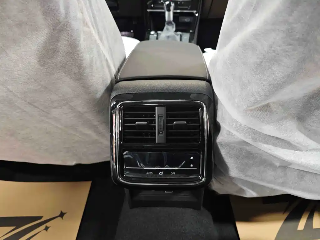Volkswagen 帕萨特插电混动 — миниатюра 13