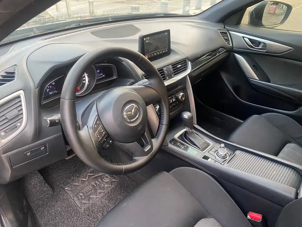 MAZDA CX 4
