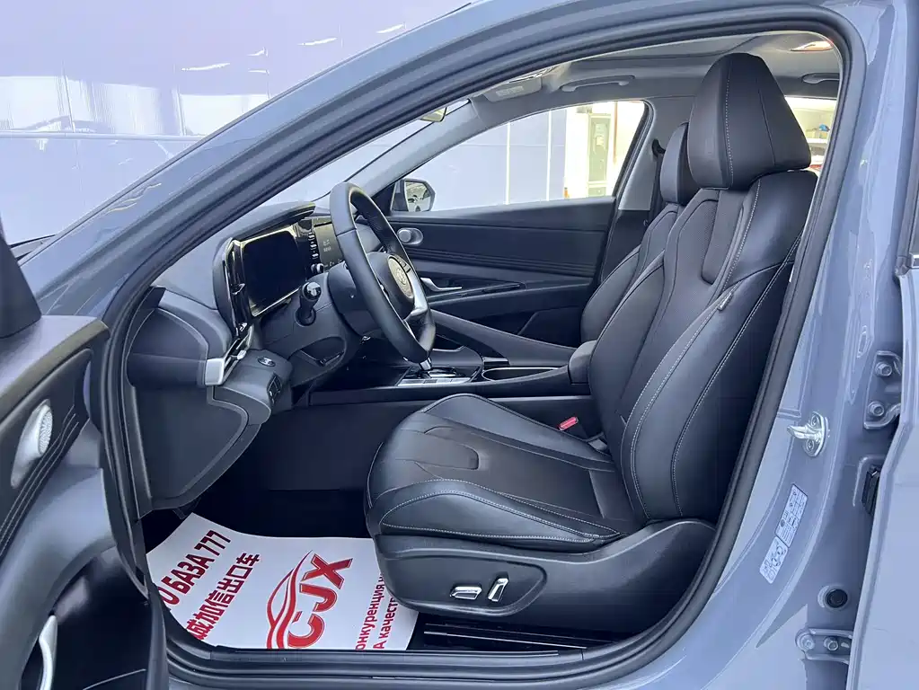 Hyundai Elantra — миниатюра 7