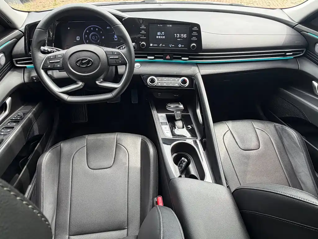 Hyundai Elantra — миниатюра 9