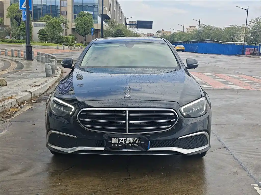 Mercedes-Benz E-Class — миниатюра 2