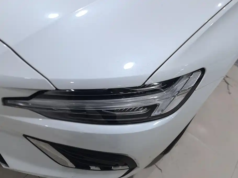 Volvo S60 — миниатюра 5