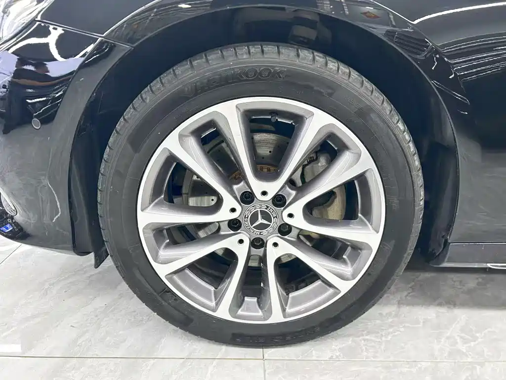 Mercedes-Benz E-Class — миниатюра 22
