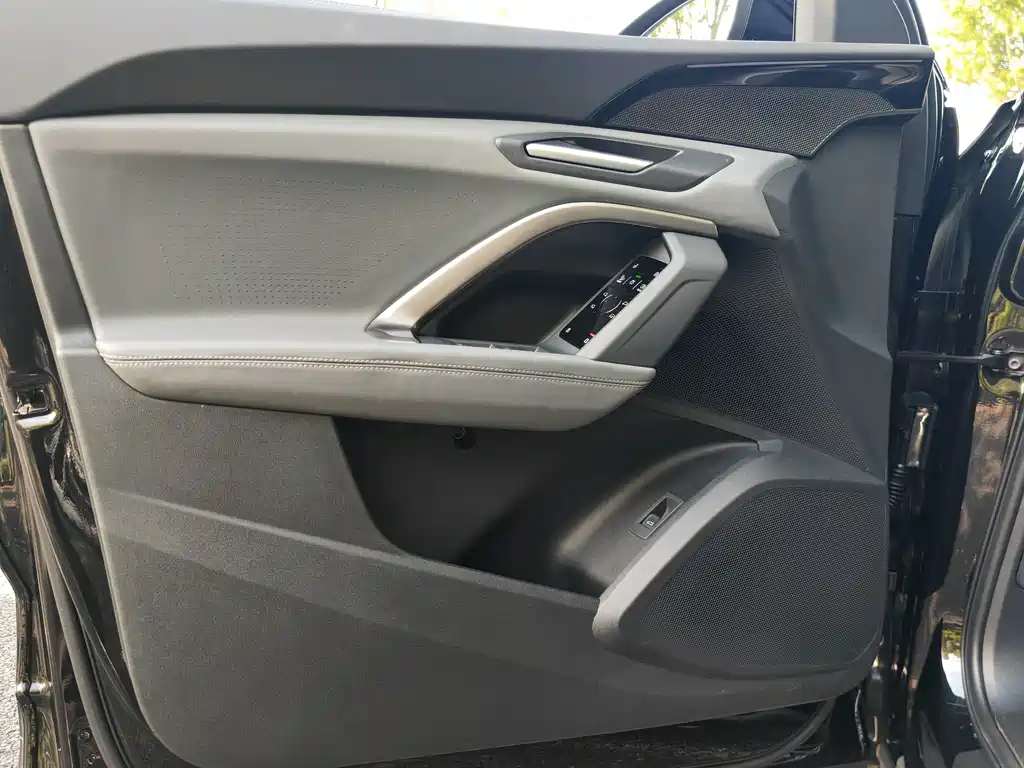 Audi Q5L — миниатюра 28