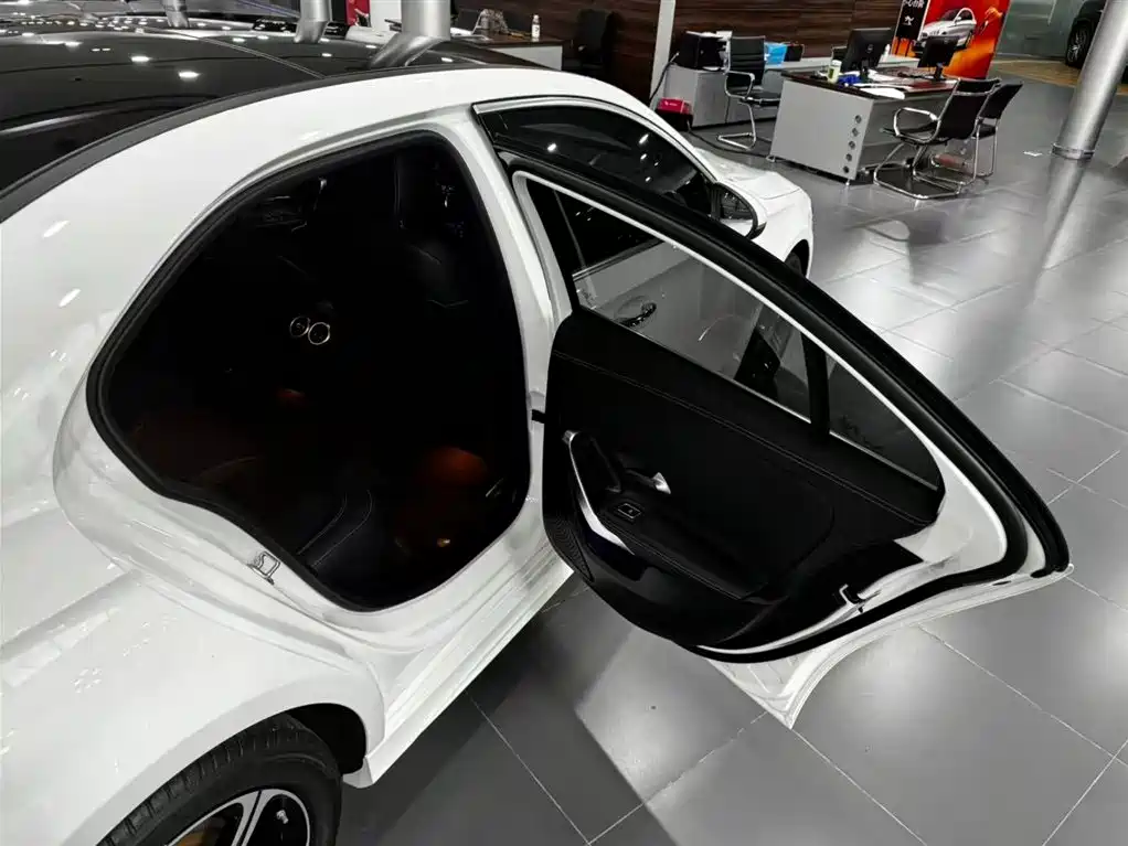 Mercedes-Benz A-Class — миниатюра 17