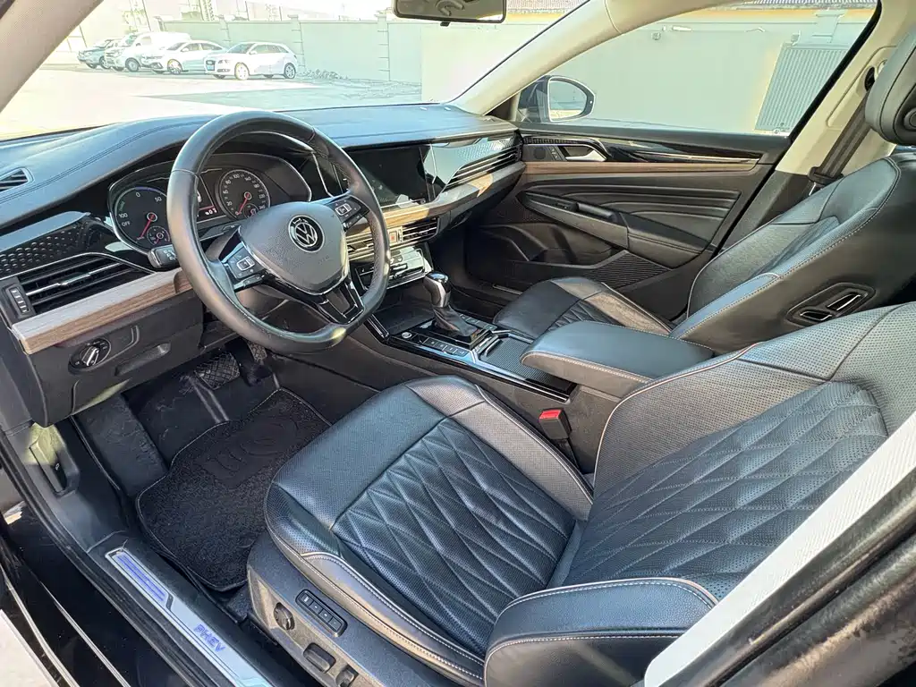 VOLKSWAGEN PASSAT NEW ENERGY