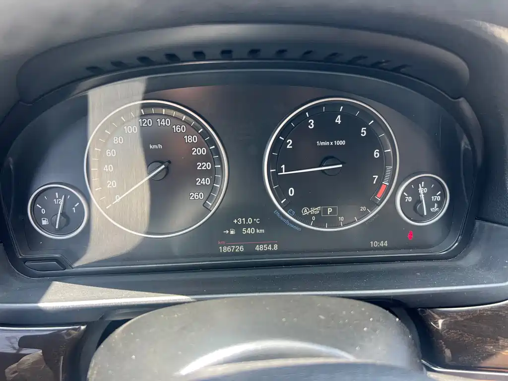 BMW 5 Series — миниатюра 14