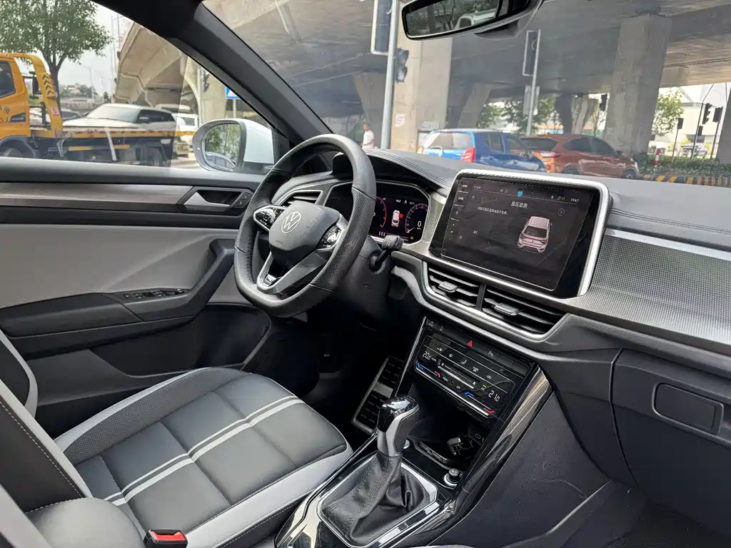 Volkswagen T-Roc — миниатюра 15