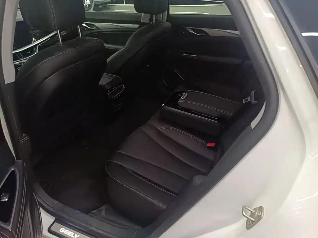 Geely Borui Hybrid — миниатюра 17