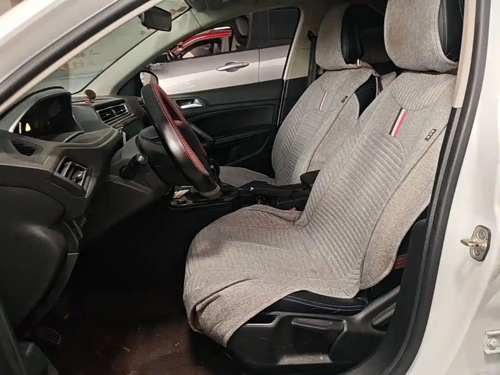 Peugeot 308 — миниатюра 15