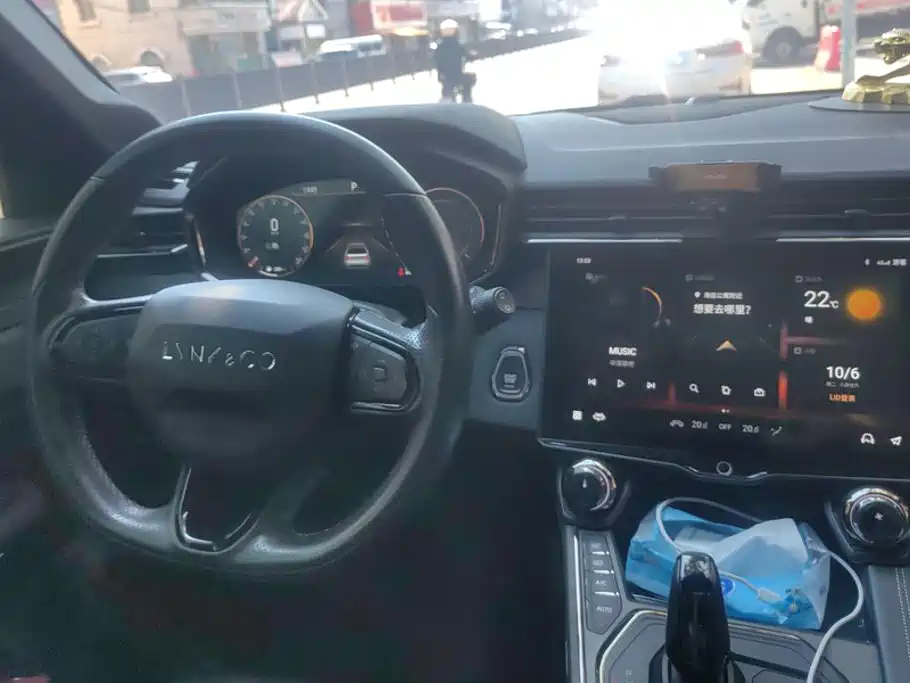 Lynk & Co 01 EM-P — миниатюра 12
