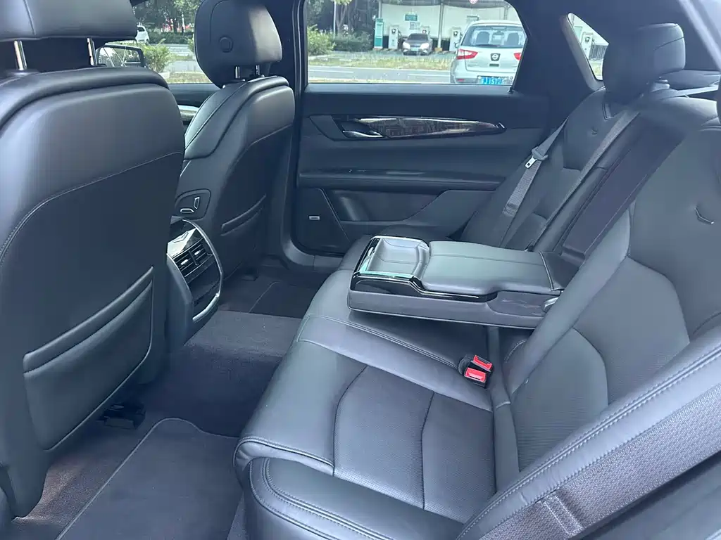 Cadillac CT6 — миниатюра 10