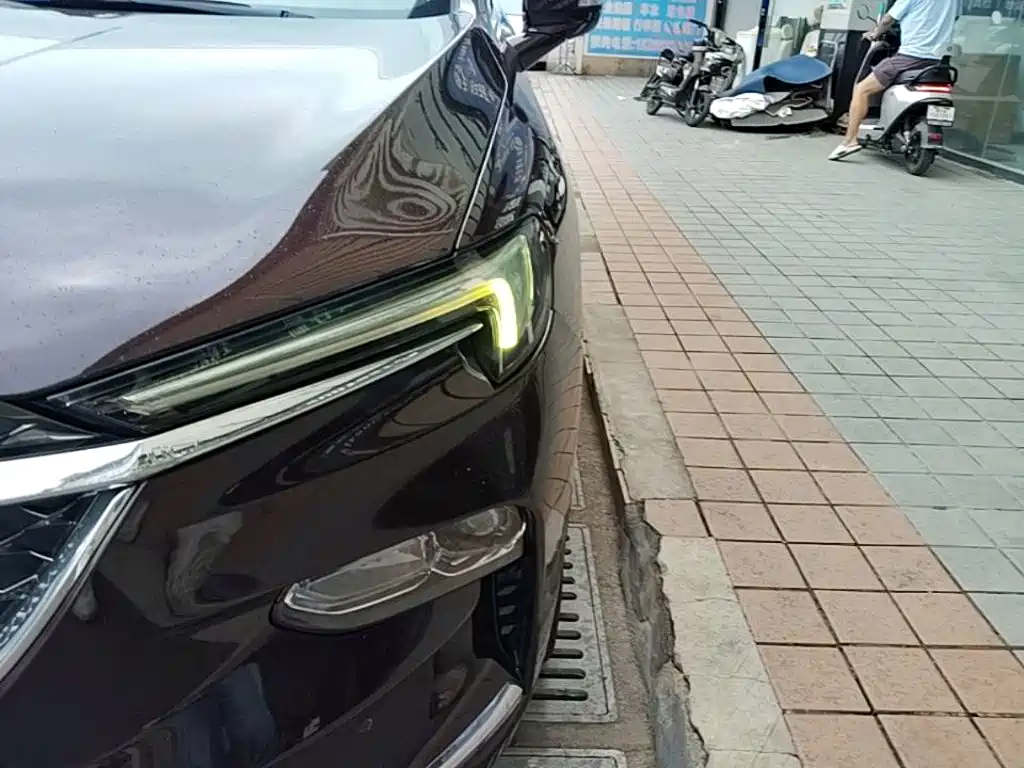 Buick Enclave — миниатюра 24