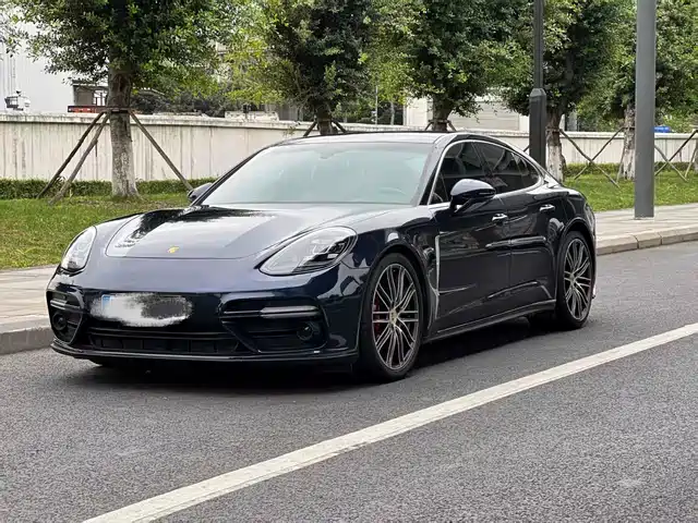 PORSCHE PANAMERA 2019