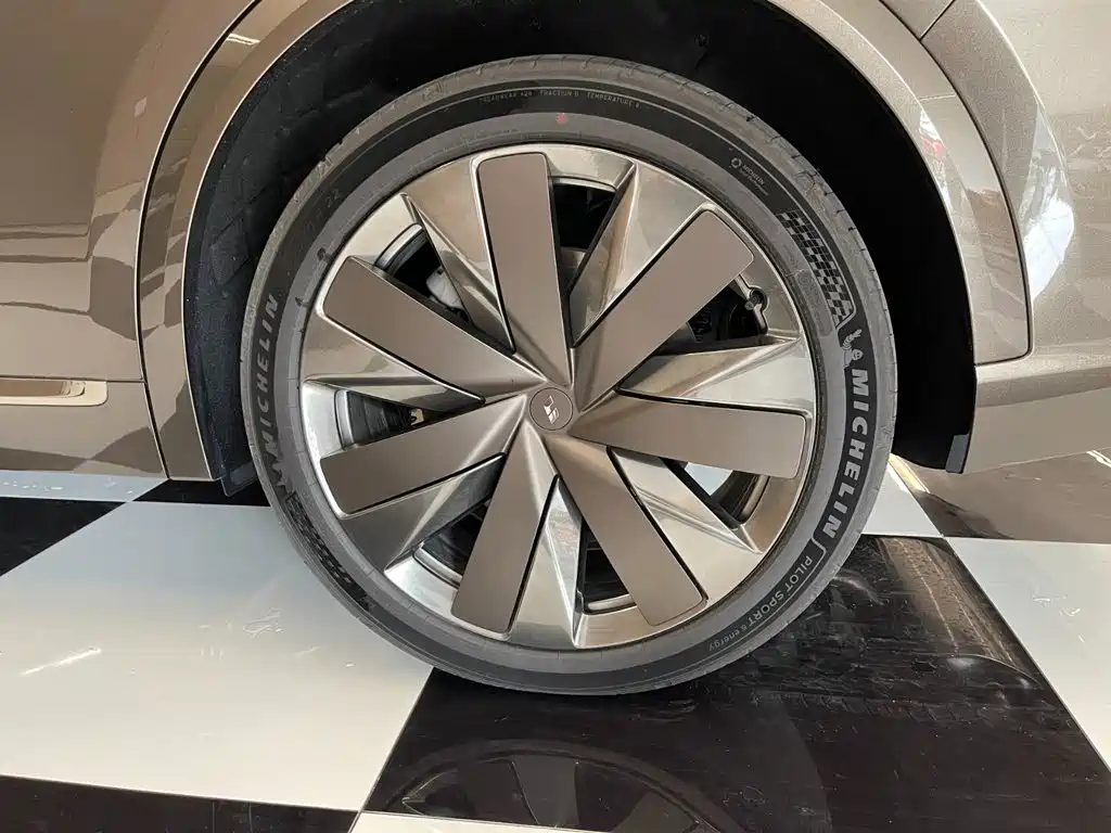 Li Auto Li L9 — миниатюра 9