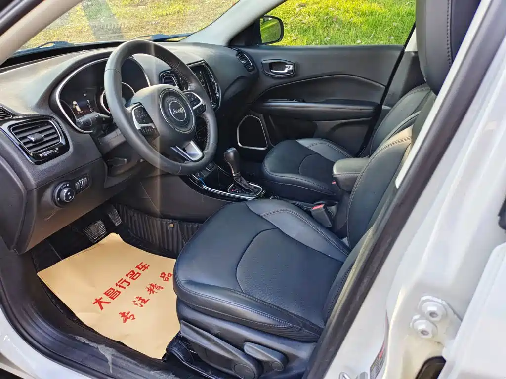 Jeep Compass — миниатюра 7