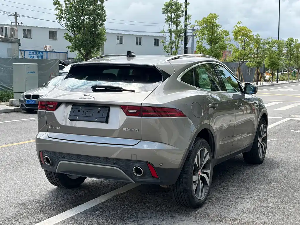 Jaguar E-PACE — миниатюра 4