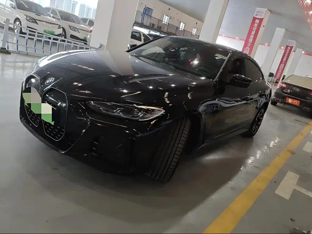 BMW i4