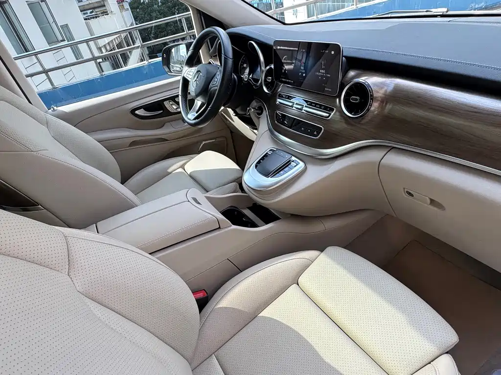 Mercedes-Benz V-Class — миниатюра 29