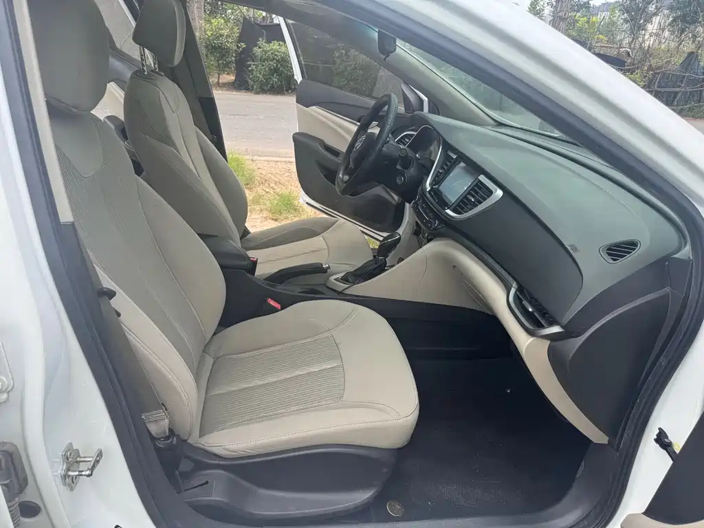 Buick Excelle — миниатюра 9
