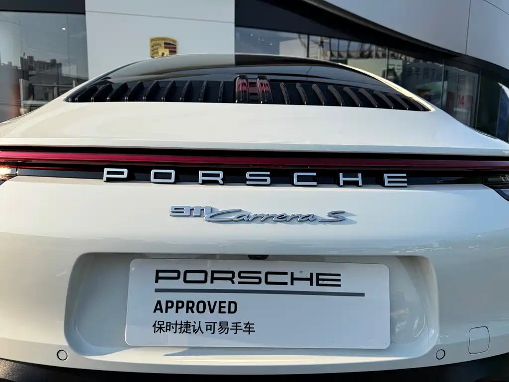 PORSCHE 911