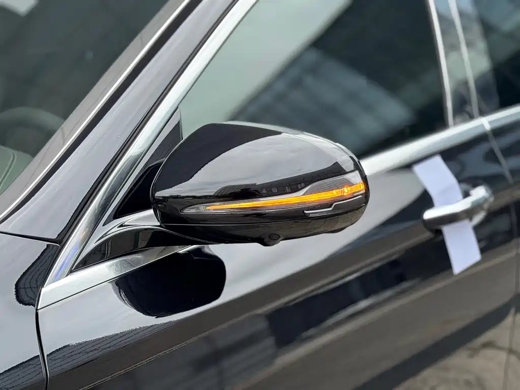 Mercedes-Benz E-Class — миниатюра 19