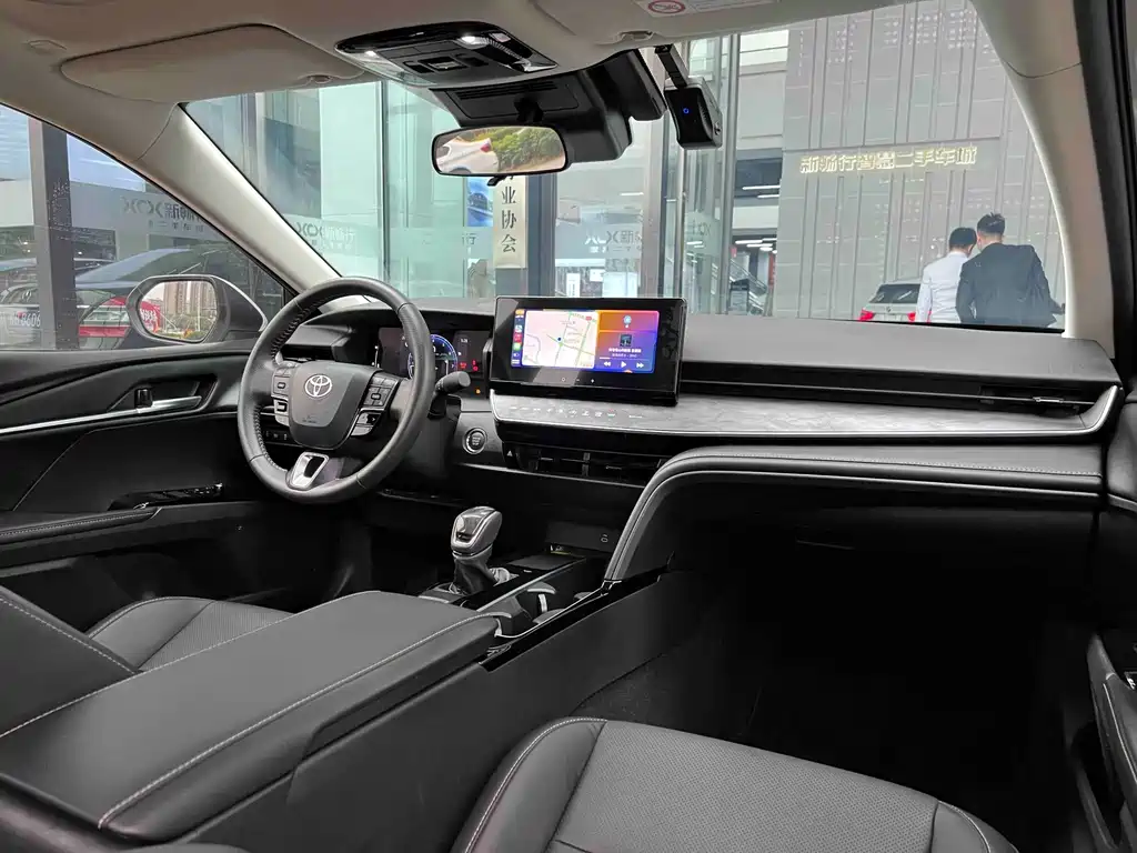 Toyota Camry — миниатюра 18