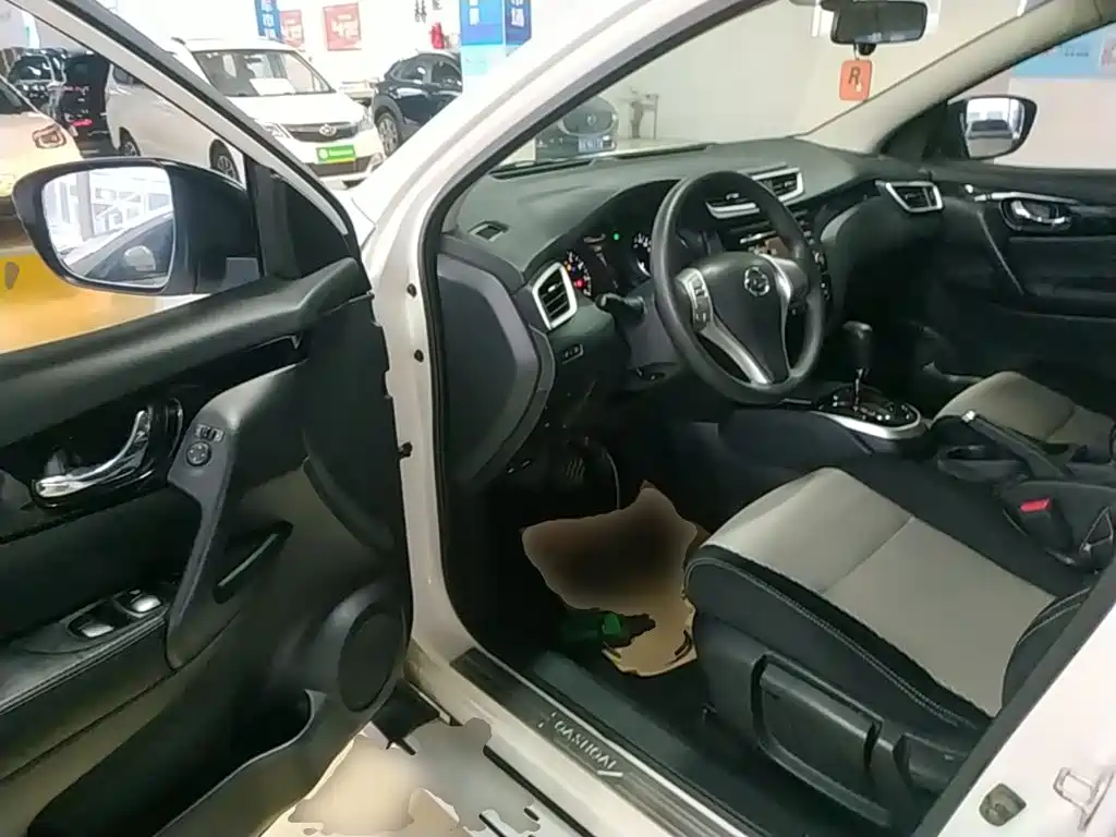 Nissan Qashqai — миниатюра 16