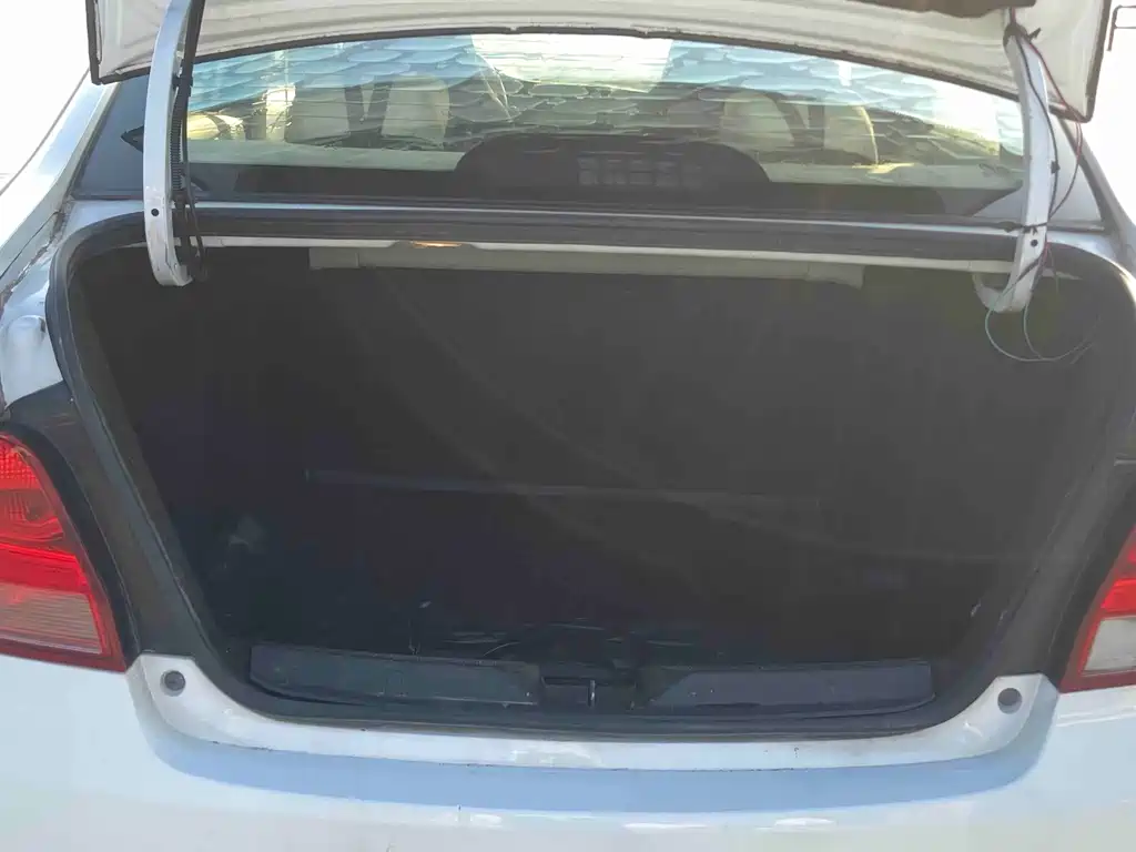 Chevrolet Sail — миниатюра 13