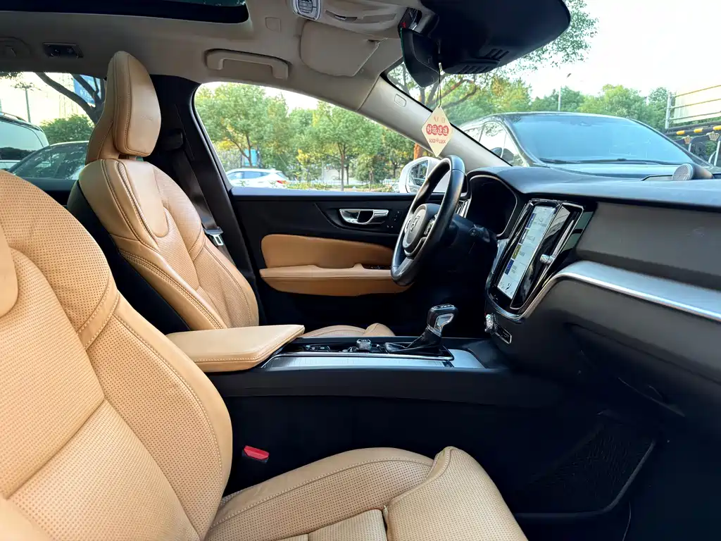 Volvo V60 — миниатюра 13