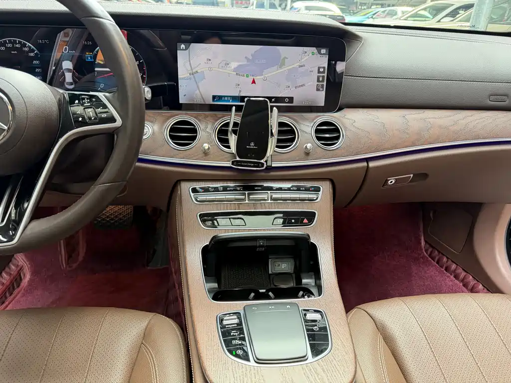 MERCEDES-BENZ E CLASS