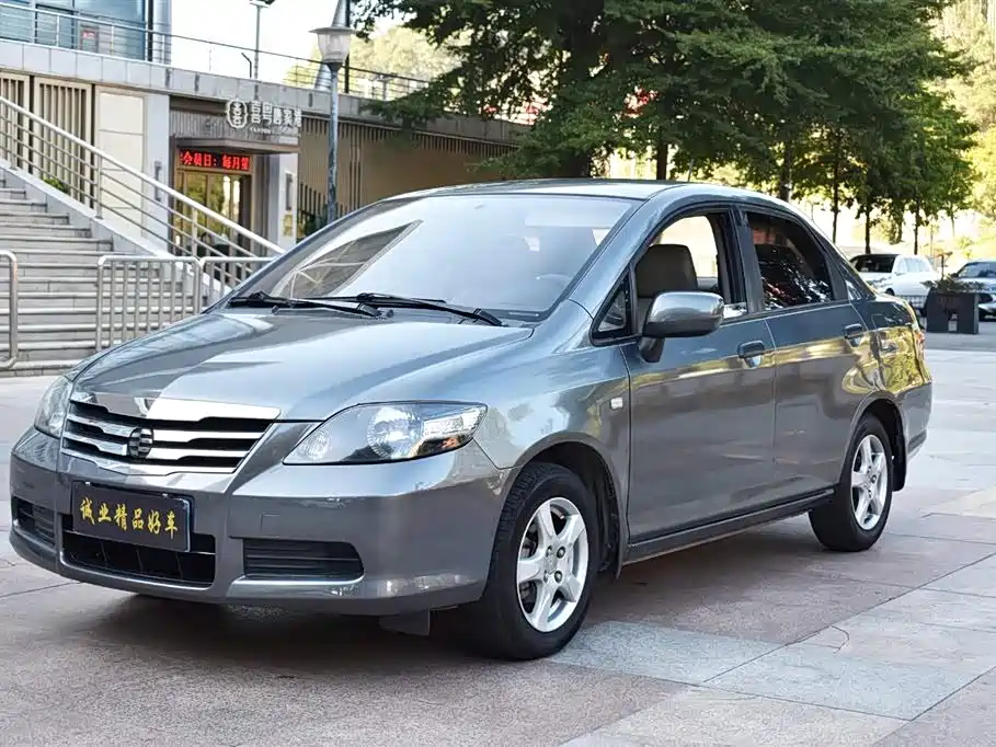Everus Everus S1 2012