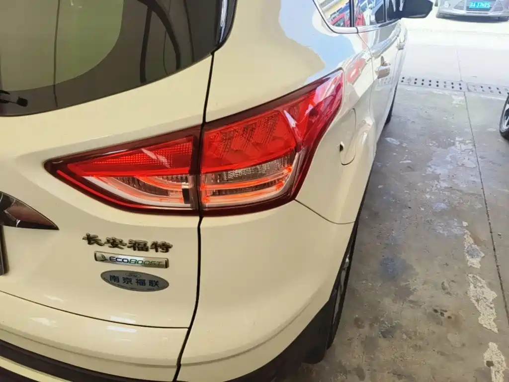 Ford Kuga — миниатюра 8