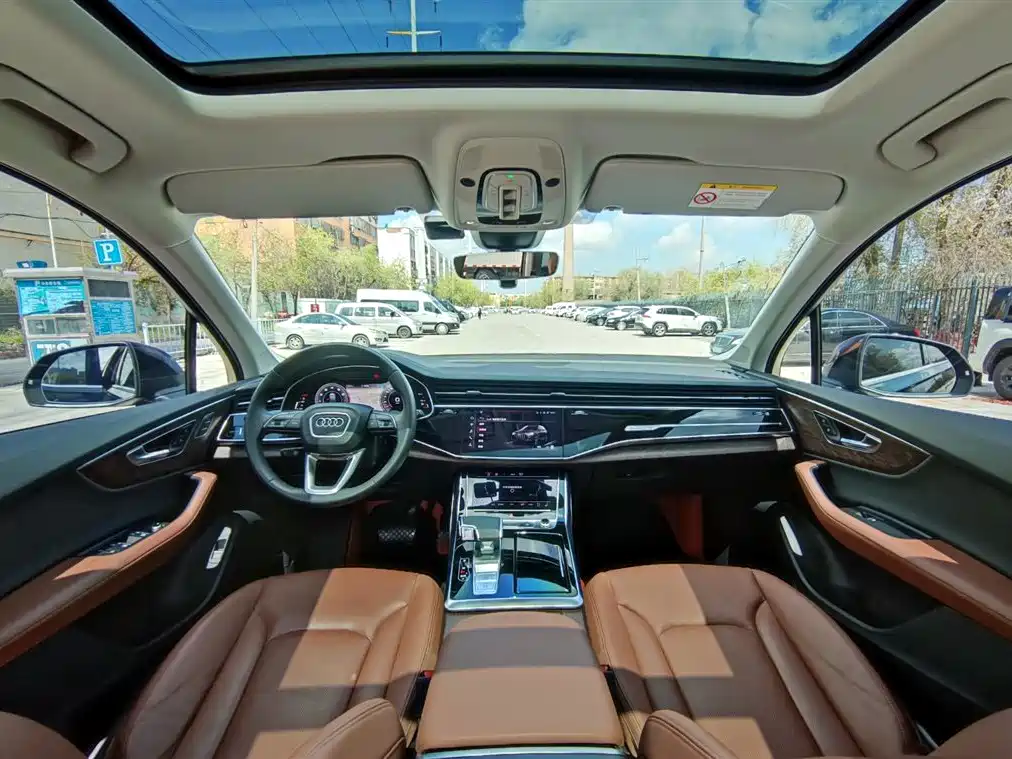 Audi Q7 2023 55 TFSI quattro S line Sport