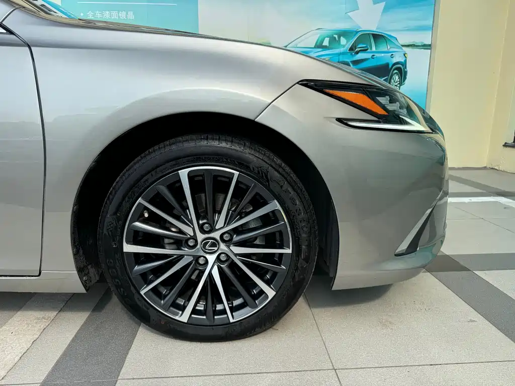 Lexus ES — миниатюра 7