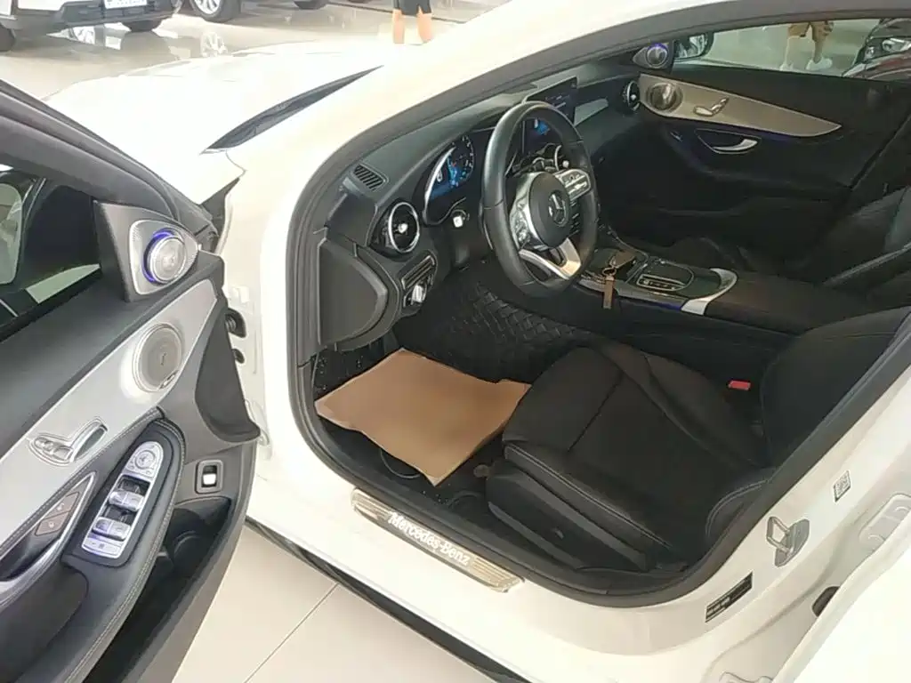 Mercedes-Benz C-Class — миниатюра 16
