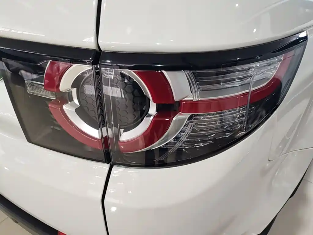Land Rover Discovery Sport — миниатюра 8