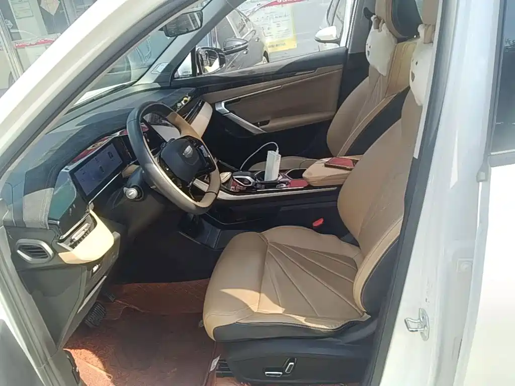 Geely Boyue L — миниатюра 15