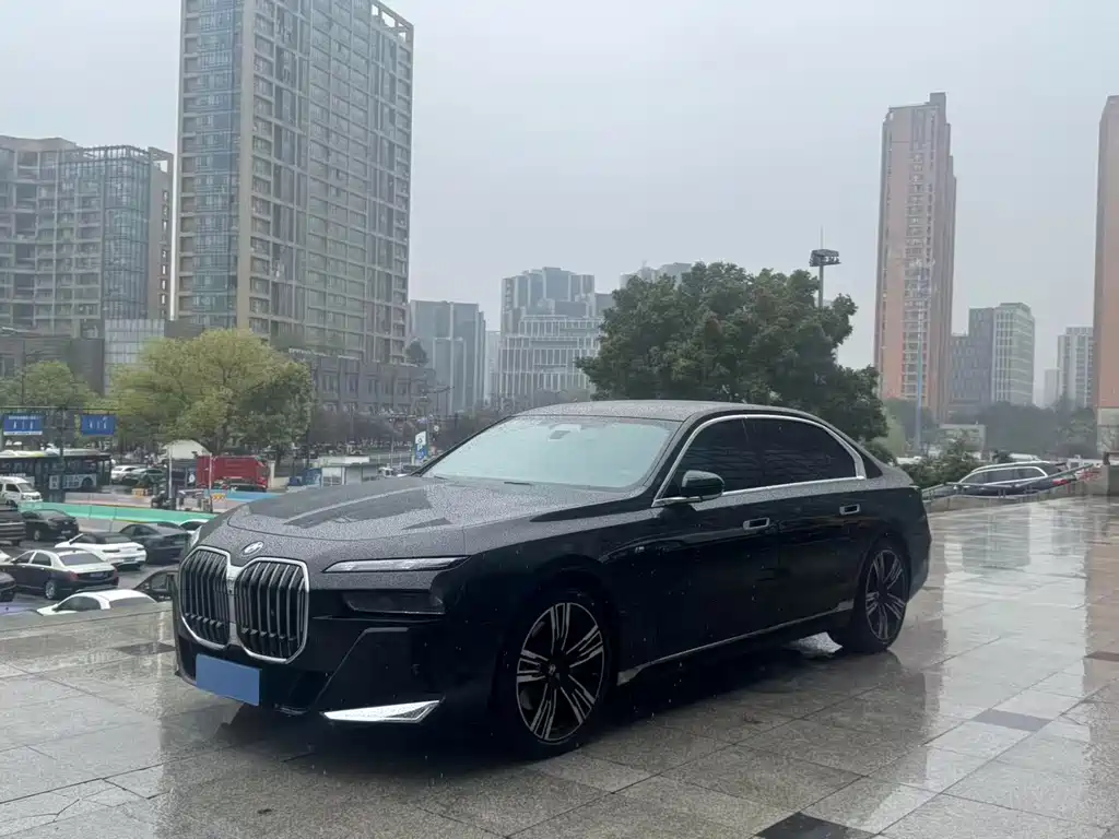 BMW 7 Series 2024