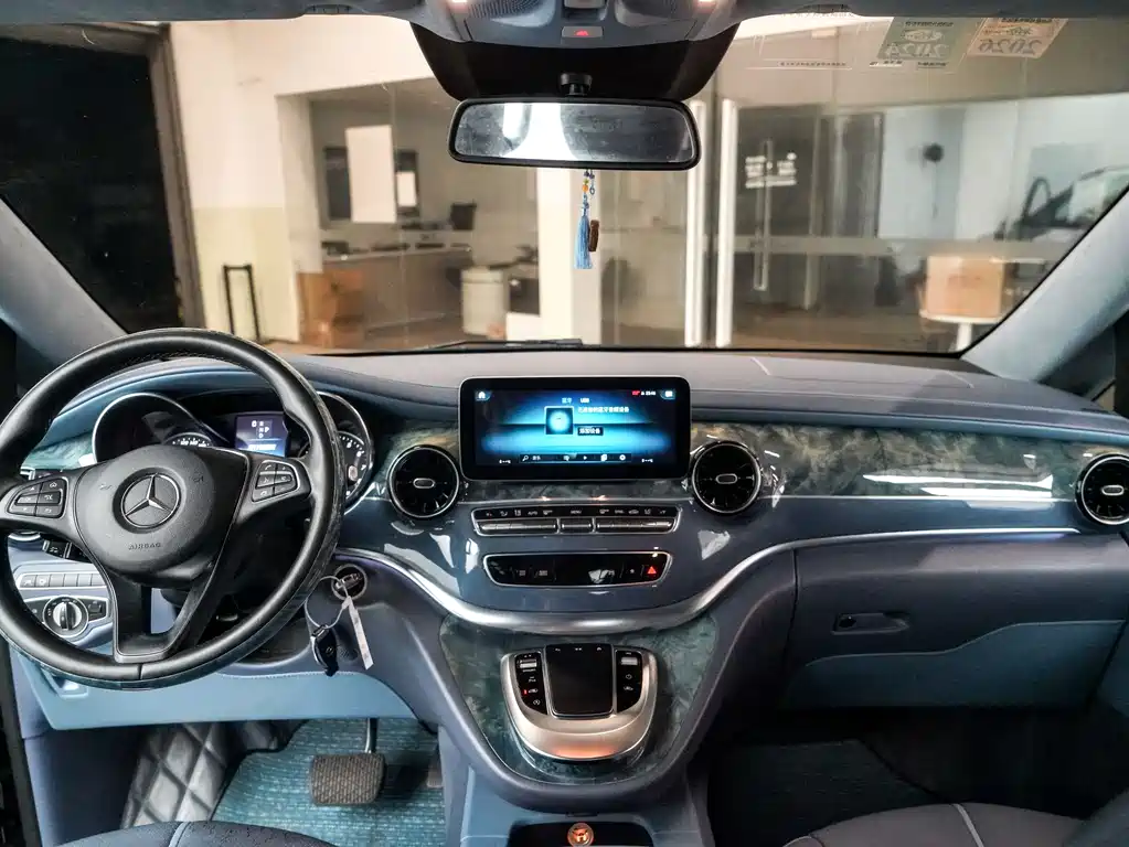 MERCEDES-BENZ V CLASS