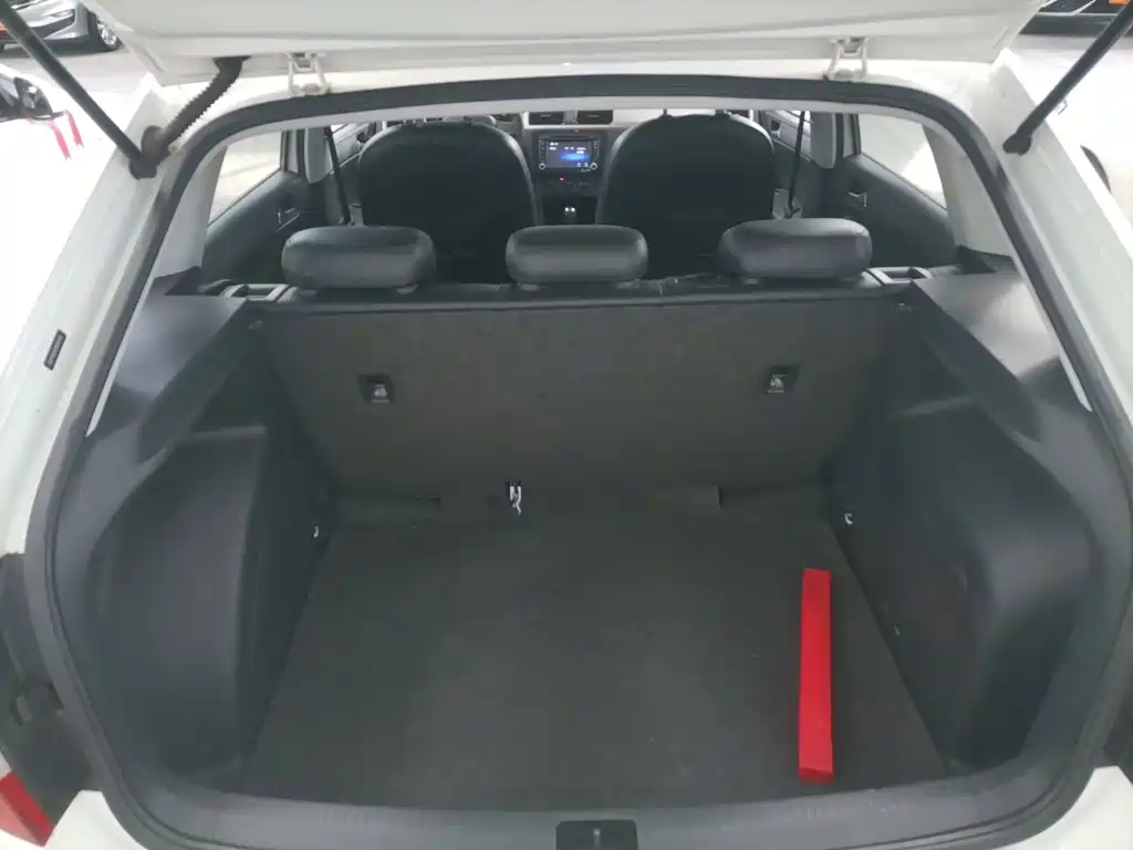Skoda Rapid Spaceback — миниатюра 19
