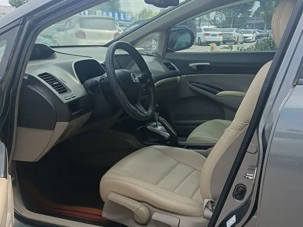 Honda Civic — миниатюра 4