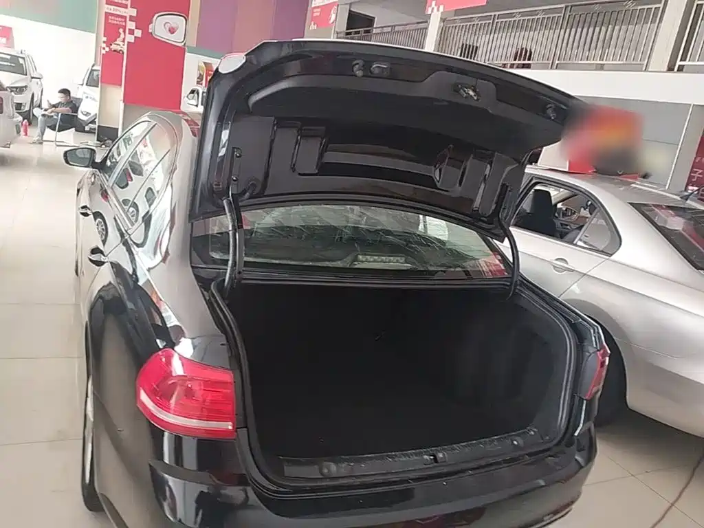 Volkswagen Lavida — миниатюра 19