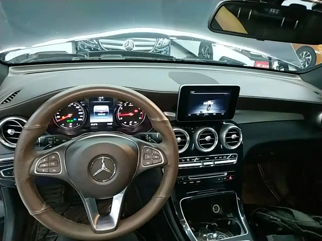 Mercedes-Benz GLC — миниатюра 10