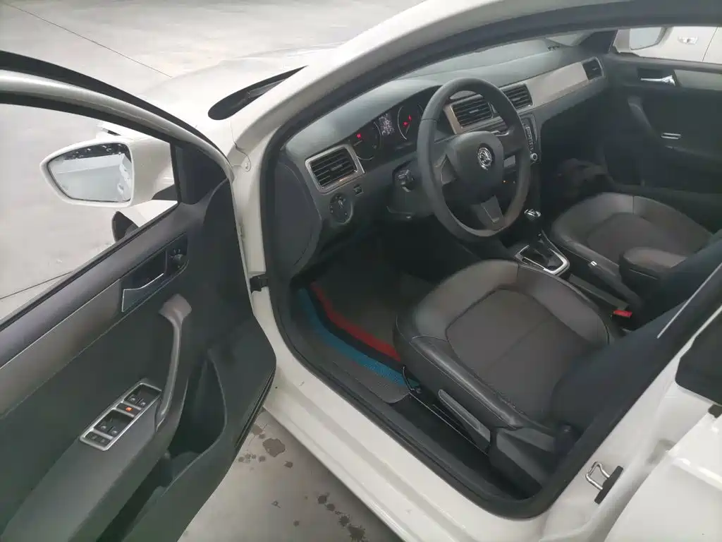 Skoda Rapid Spaceback — миниатюра 16